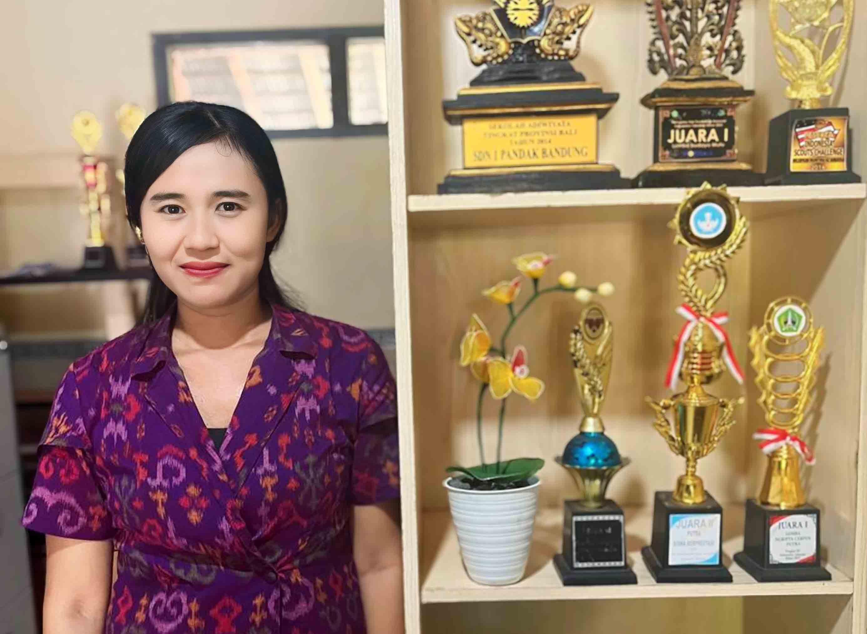 <center>Guru Kelas<br>Ni Made Sukmadewi</center>