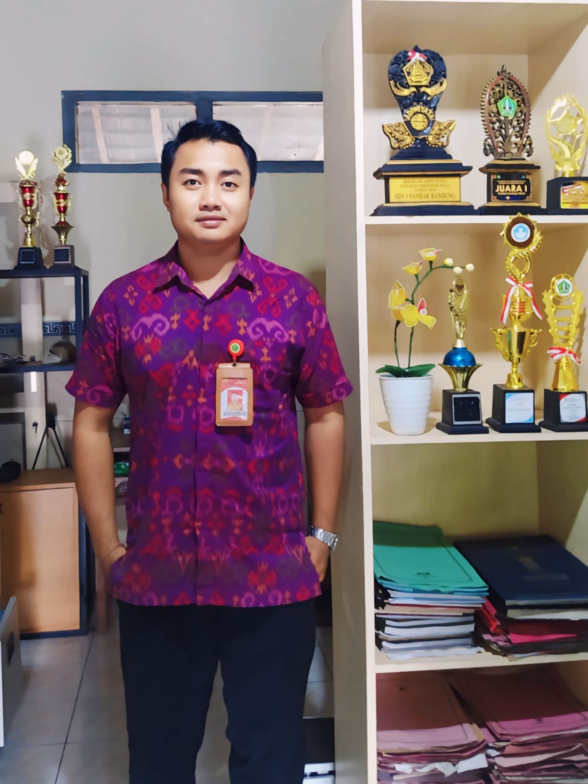 <center>Guru Kelas<br>I Putu Adi Darmawan</center>